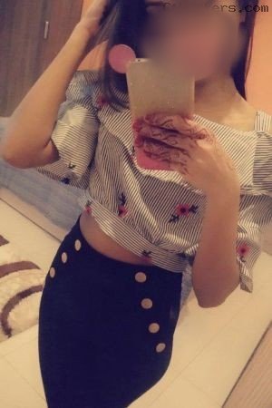 Call now and book Hot and sexy call girl Preeti in Indore.