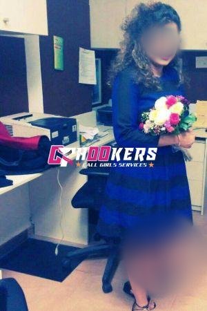 Noida call girs agency serves sexy girls on your dinning table