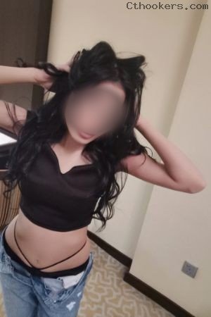 Ishika, the hot babe for video call and body massage services at low cost